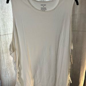 Nine West sleeveless side scrunch tank top